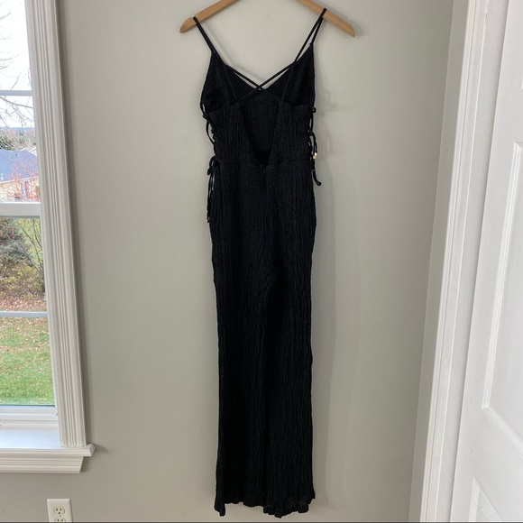 Line & Dot Strappy Linen Jumpsuit - Picture 8 of 15